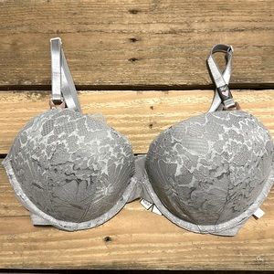 NWT Victoria’s Secret Lace Push Up Bra 36C